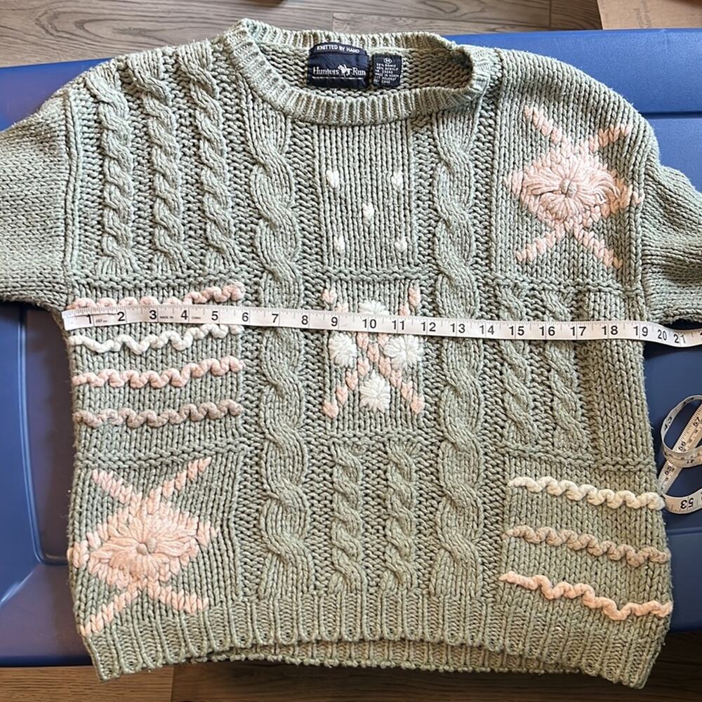 Vintage 90’s Hunters Run Hand Knit Ramie/Acrylic Green & Pink Embroider Sweater - Picture 11 of 13